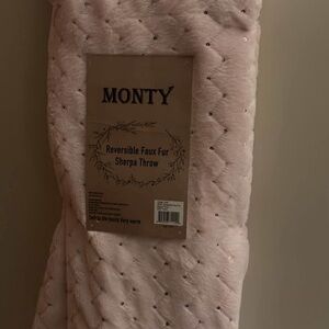 Pink Faux Fur Sherpa Throw